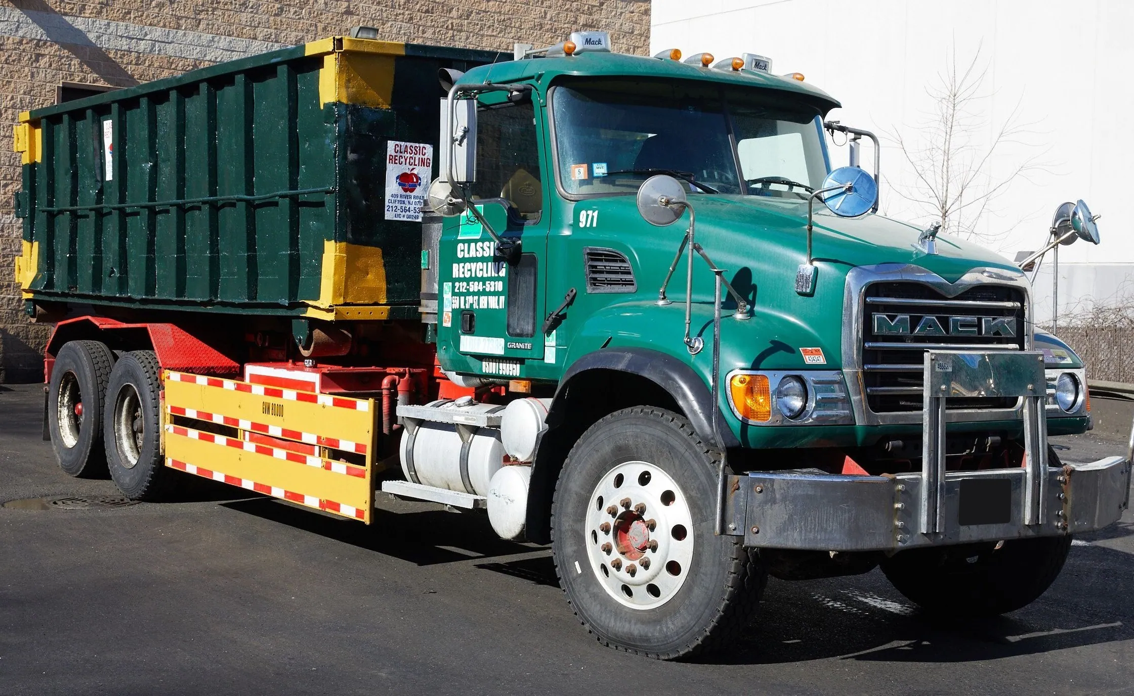 Classic Recycling roll-off truck